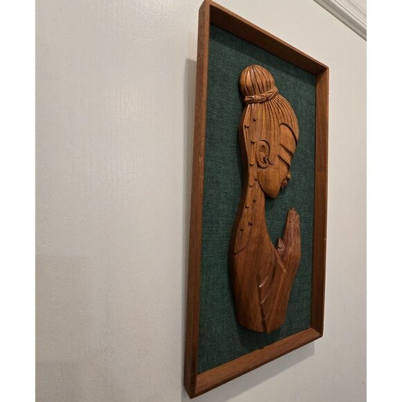 MCM Framed Carved Teak Wood Silhouette Woman Praying on Green Wall Hanging Art - Picture 3 of 10